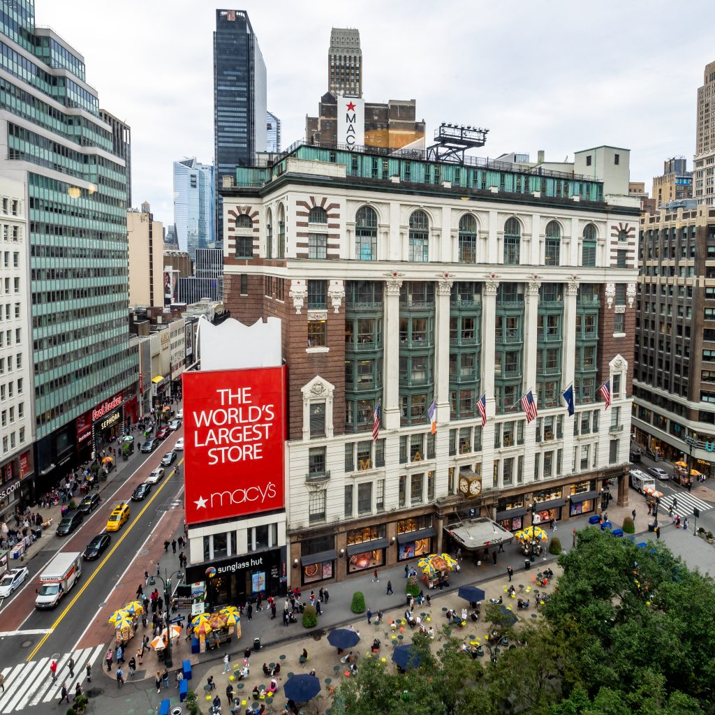 Photo By Ajay Suresh from New York, NY, USA - HeraldSquare-Oct14-1, CC BY 2.0, https://commons.wikimedia.org/w/index.php?curid=74460073